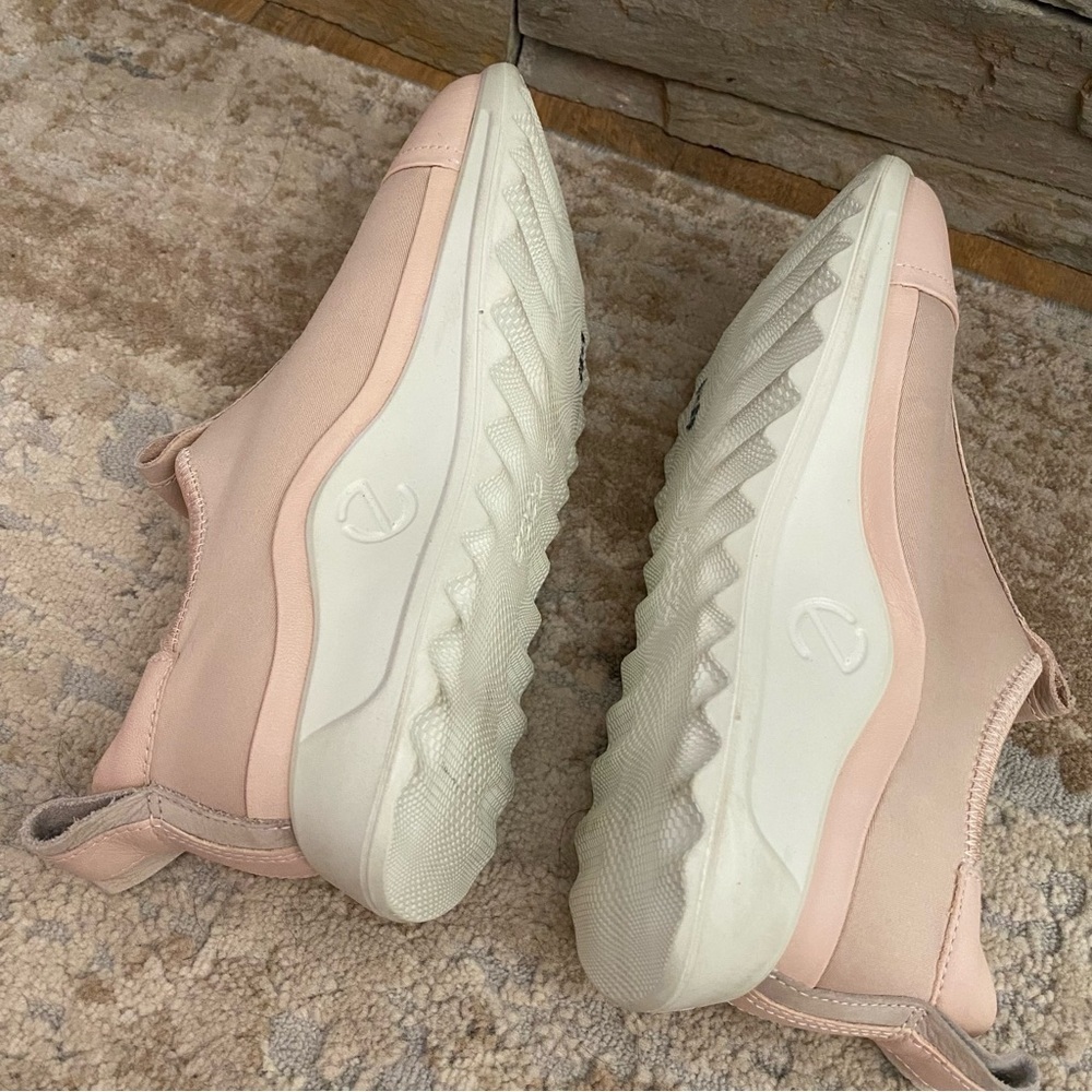 Ecco Flexure Runner Sneaker Slip On Shoes Casual Light Pink Leather Neoprene: 36 - Picture 7 of 11
